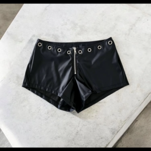 Short aplique