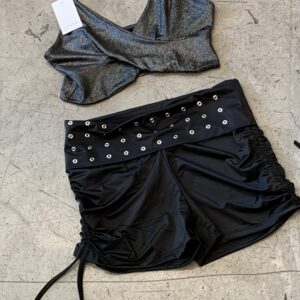 Short tachas