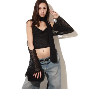 Top encaje y mangas